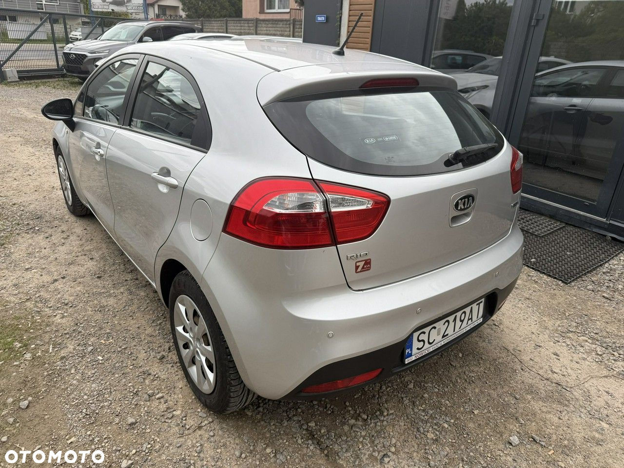 Kia Rio - 5