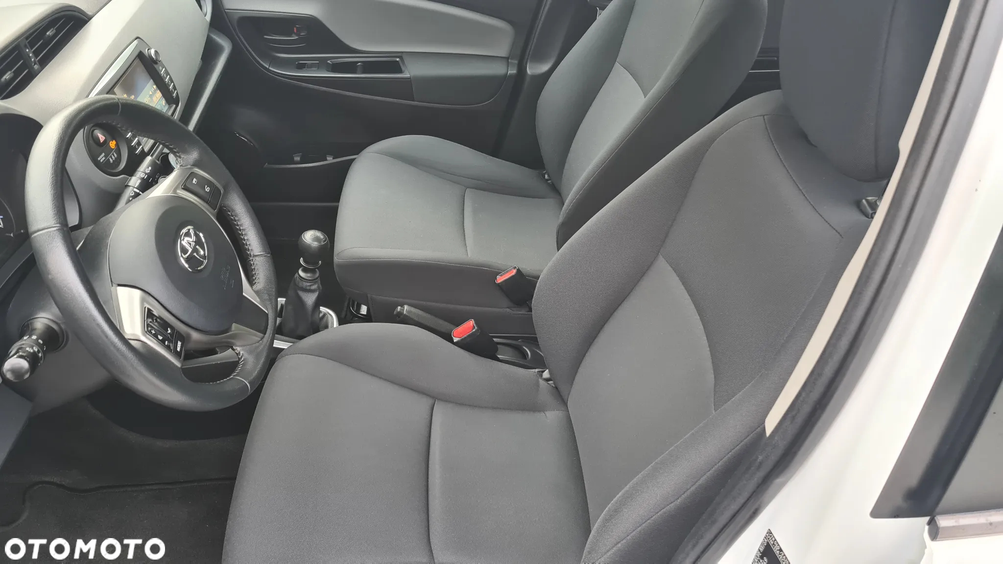 Toyota Yaris 1.5 Dynamic - 9