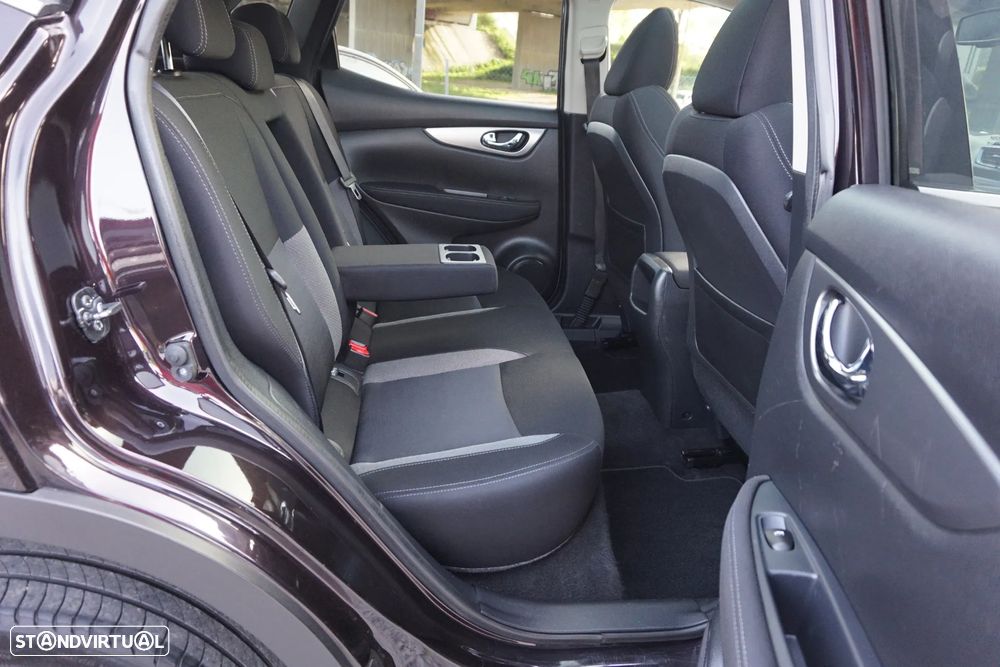 Nissan Qashqai 1.6 dCi Xtronic N-Connecta - 22