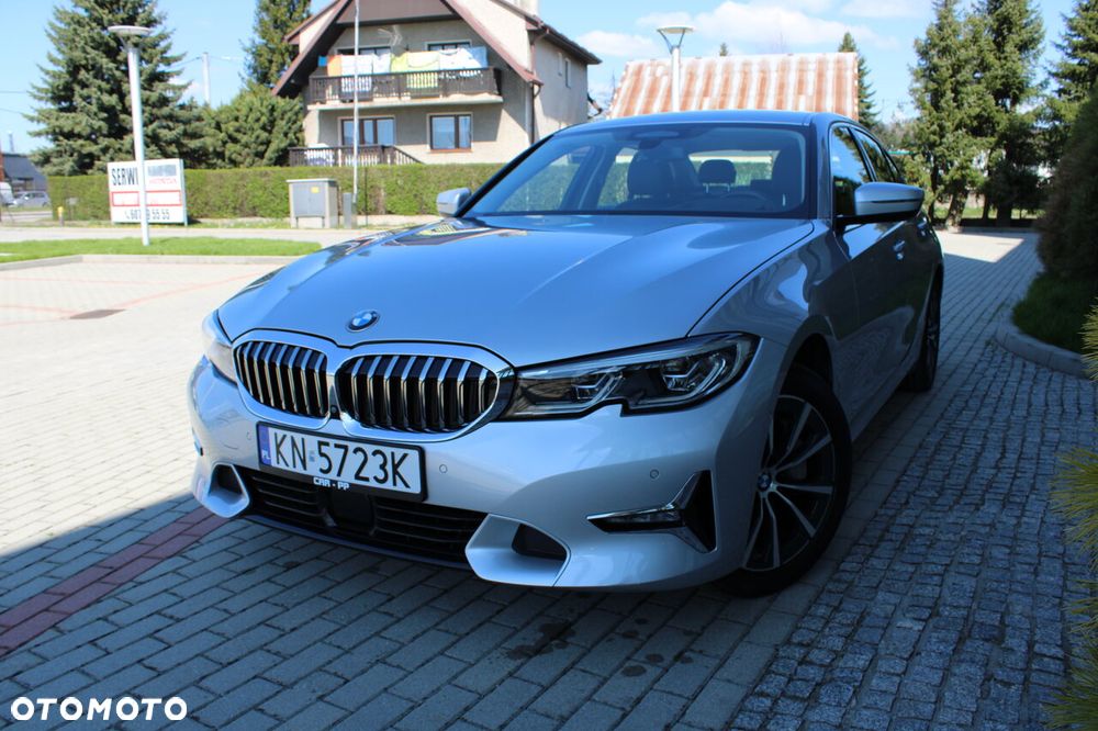 BMW Seria 3 330i Sport Line - 2