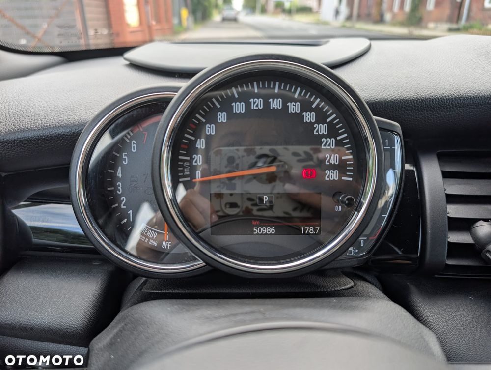 MINI Cooper Standard - 3