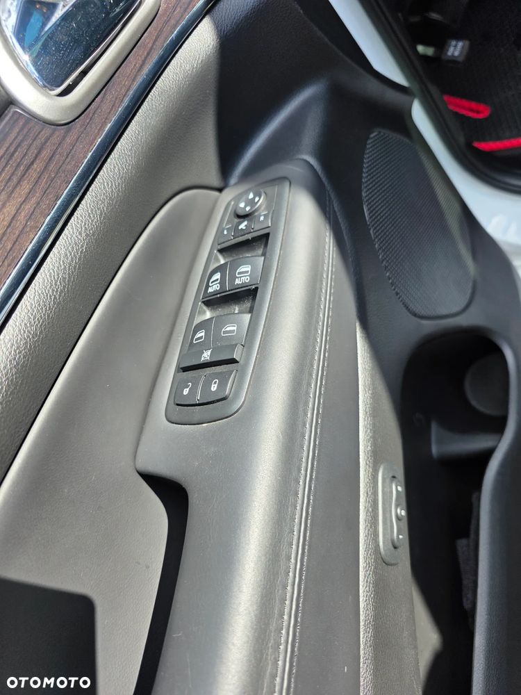 Jeep Grand Cherokee - 16