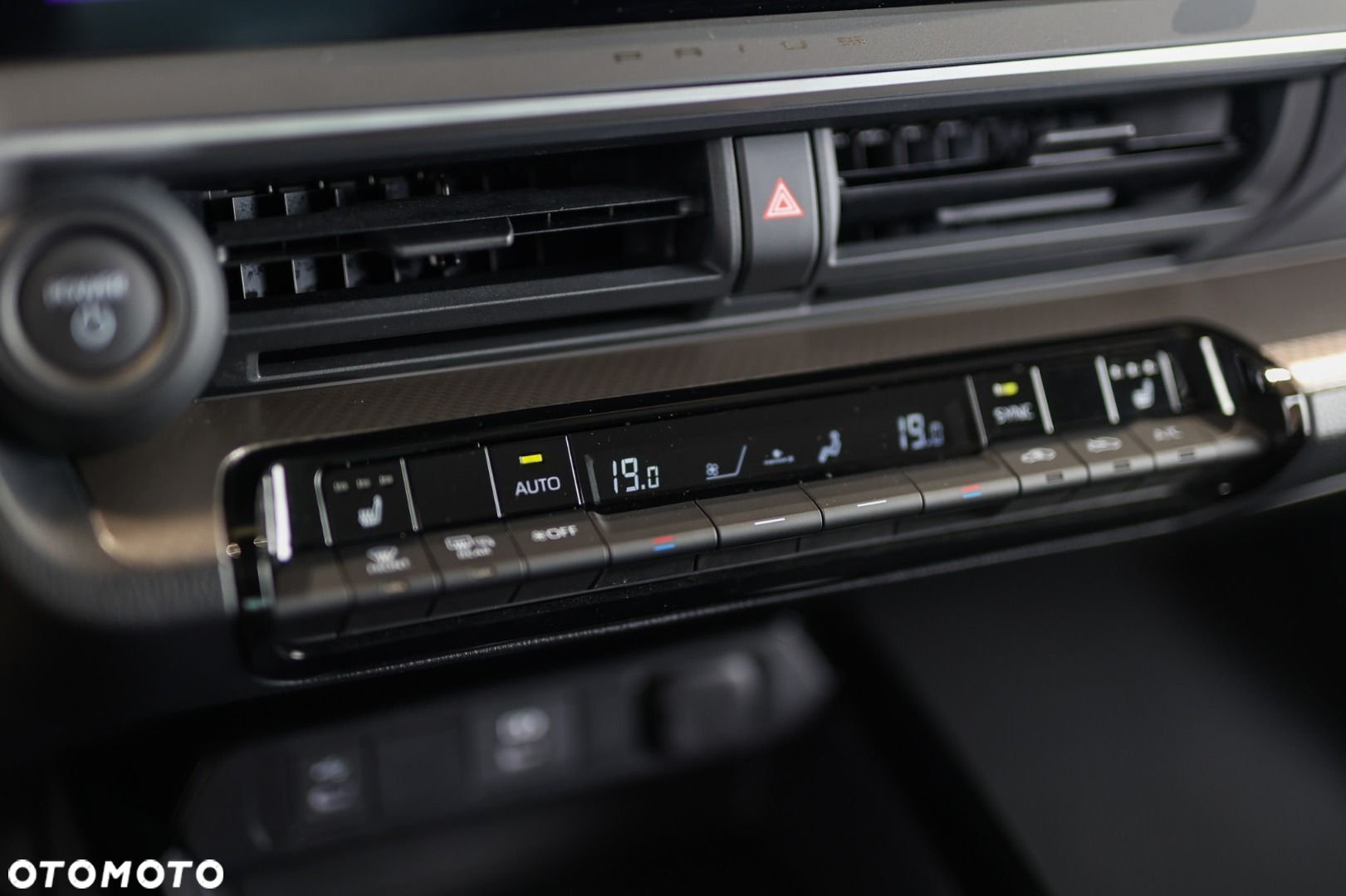 Toyota Prius - 30