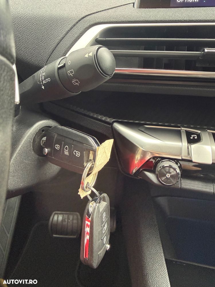 Peugeot 3008 1.2 PureTech Turbo S&S EAT6 Allure - 18