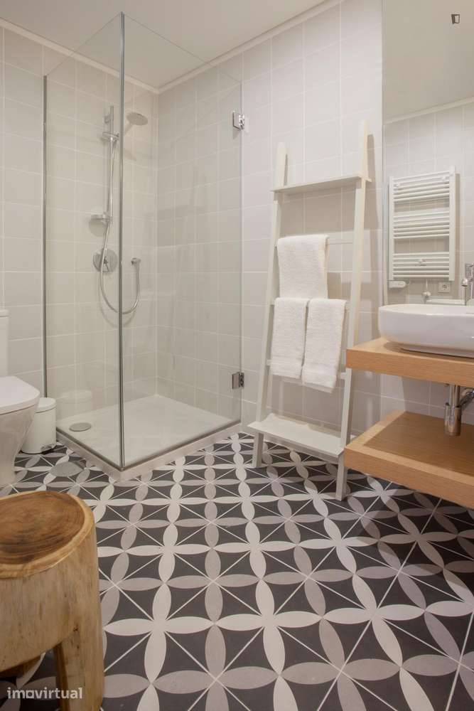 Apartamento com 1 quartos - localizado em Santo Ildefonso Porto - Grande imagem: 2/19