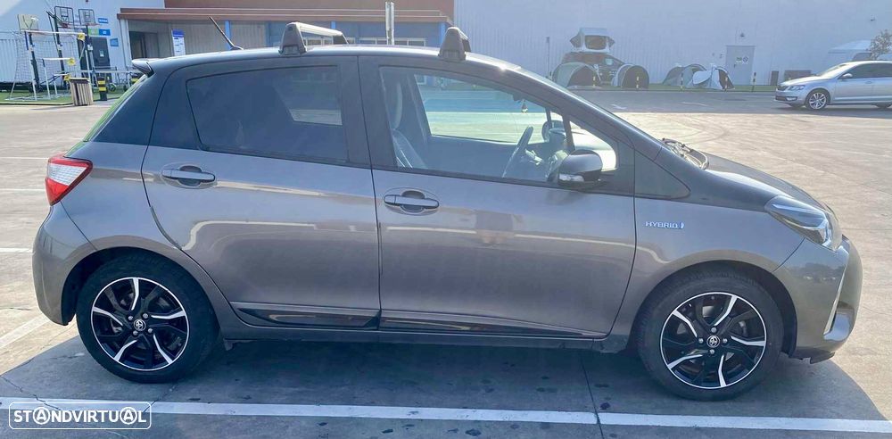 Toyota Yaris 1.5 HSD Square Collec.Grey - 4