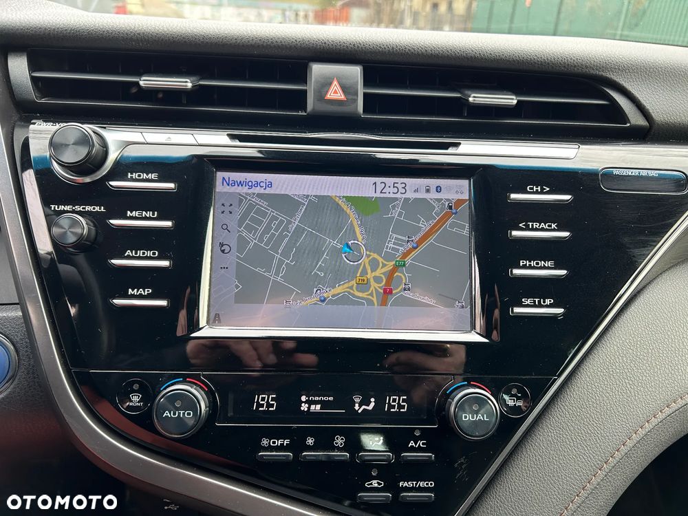 Toyota Camry 2.5 Hybrid Comfort CVT - 19