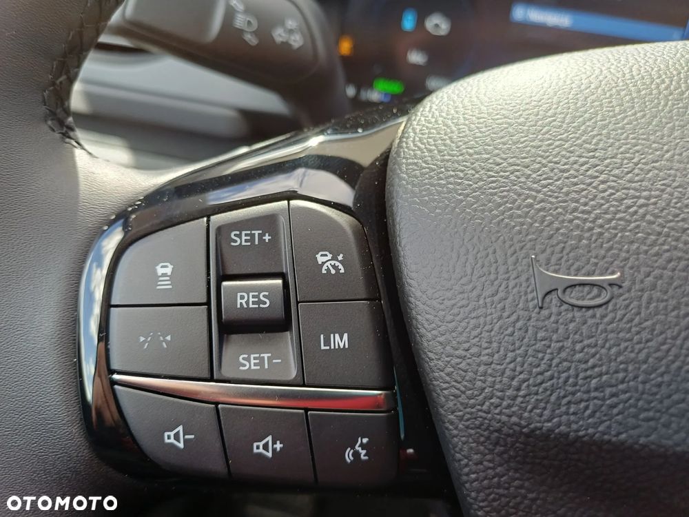 Ford Kuga 2.5 FHEV AWD Titanium eCVT - 16