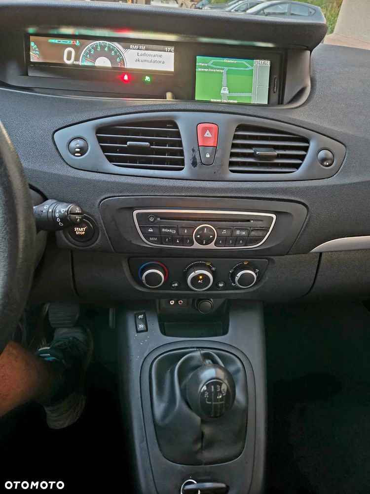 Renault Scenic 1.6 16V 110 Dynamique - 9