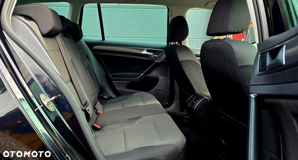 Volkswagen Golf - 19