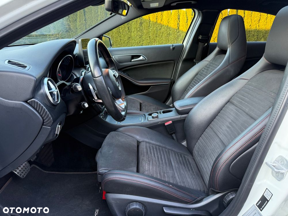 Mercedes-Benz Klasa A 220 4-Matic AMG Line - 8