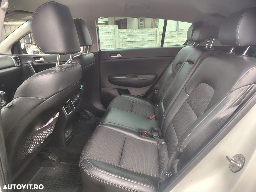 Kia Sportage 1.6 T-GDI 6MT 4x2 GT Line - 9