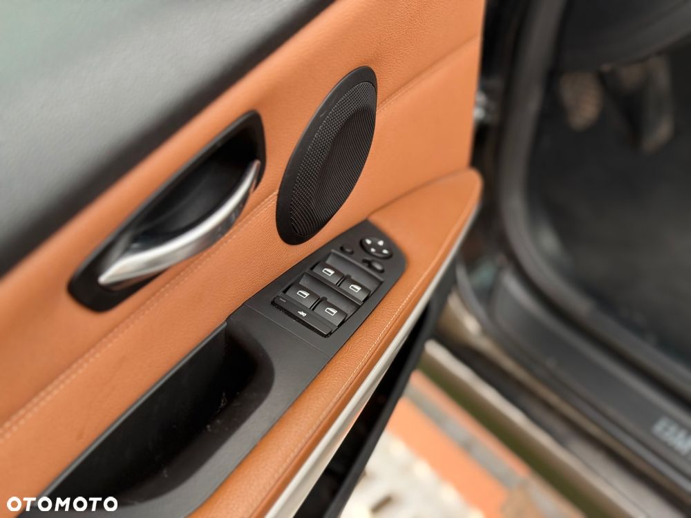 BMW Seria 3 318d DPF - 27