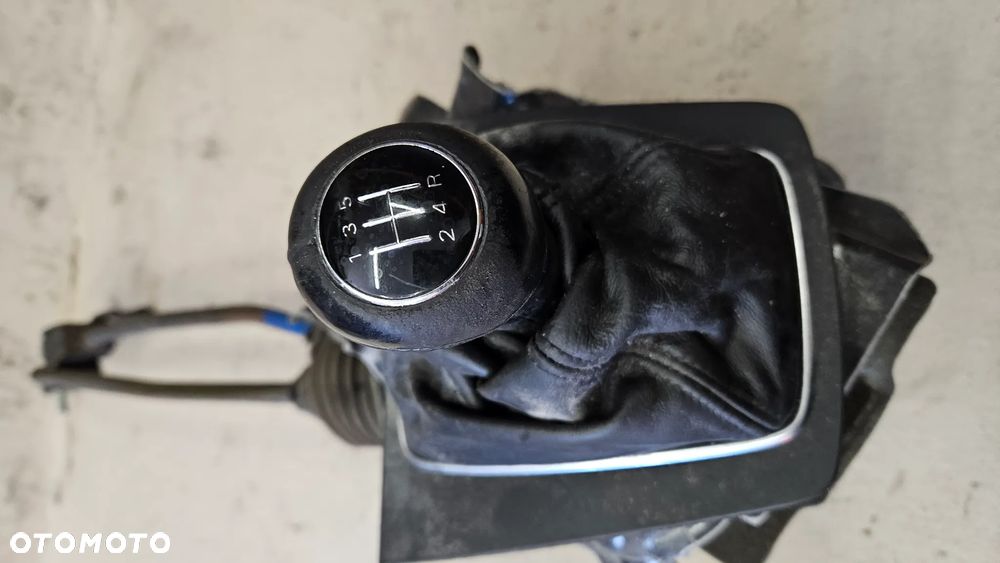 Audi A4 B6 B7  2.0 FSI 8E0 lewarek wybierak zmiany biegów