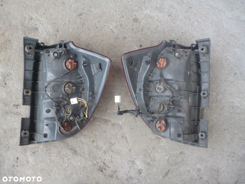 KIA CEED I KOMBI LAMPA PRAWA  TYLNA - 3
