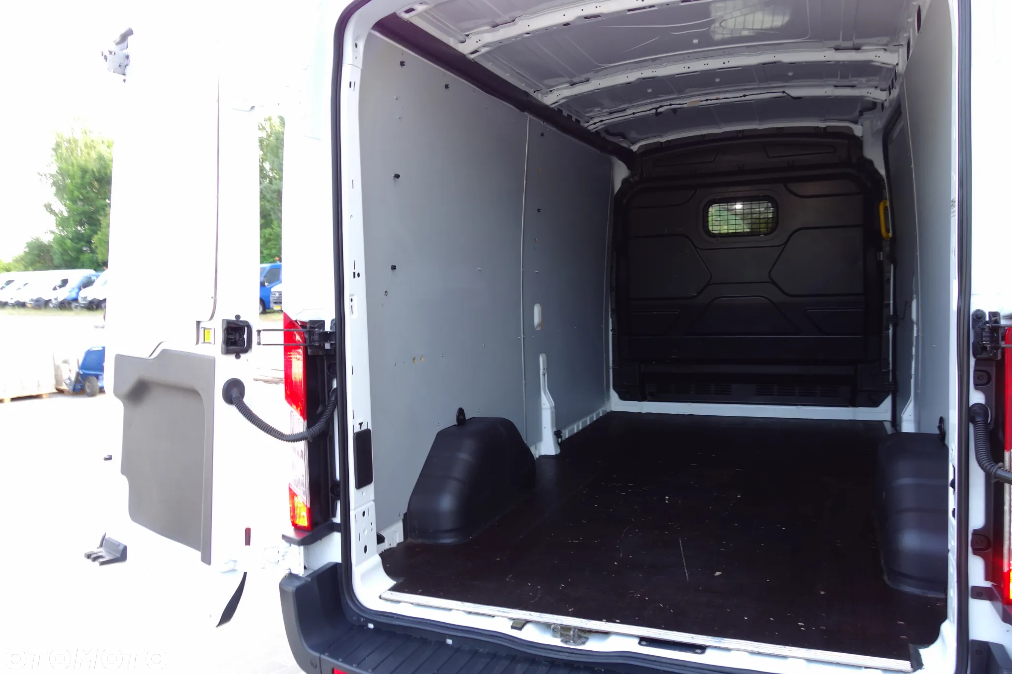 Ford Transit L3H2  Ecoblue 130 KM  Klima Webasto - 9