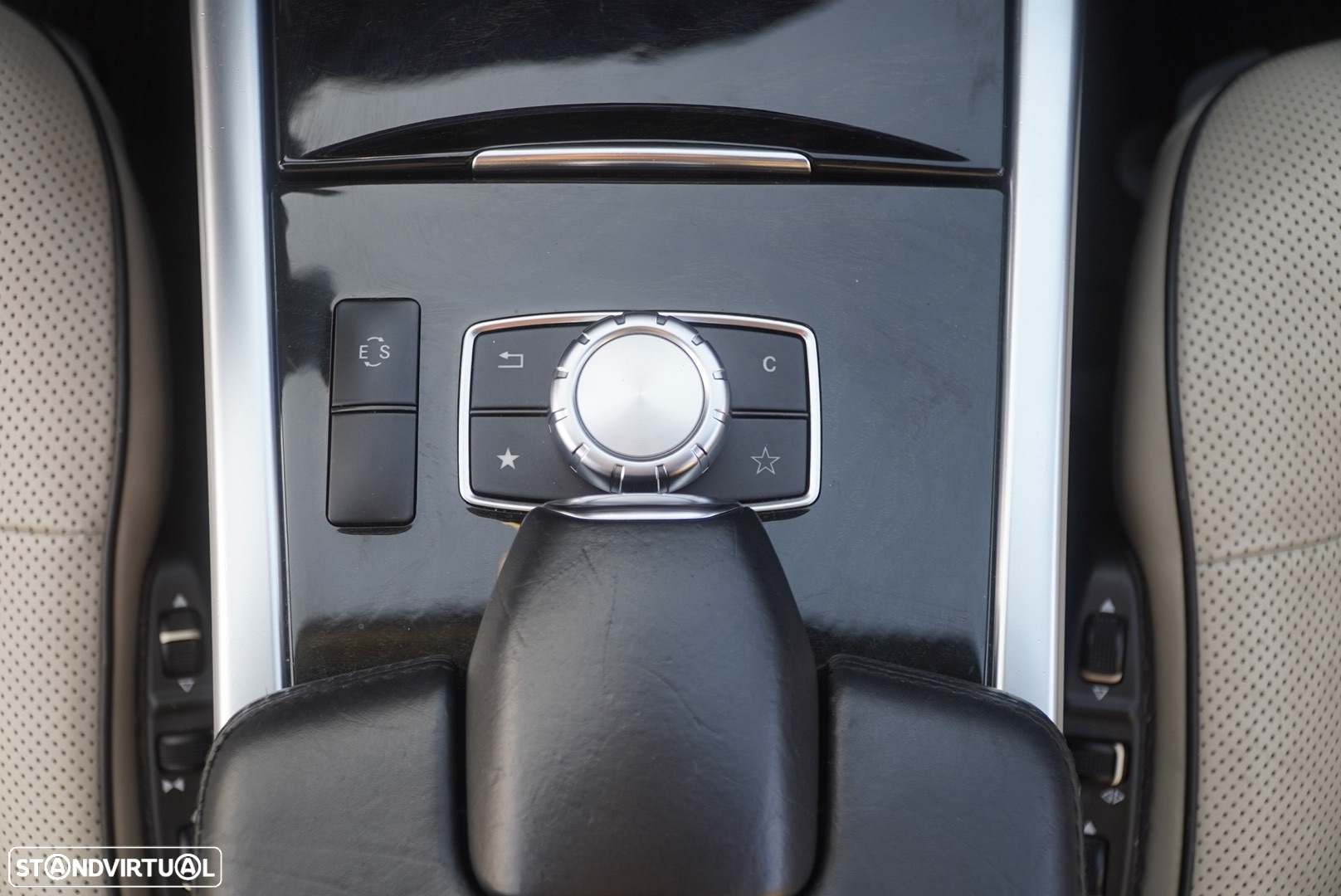 Mercedes-Benz E 300 Bluetec Hybrid Avantgarde - 32