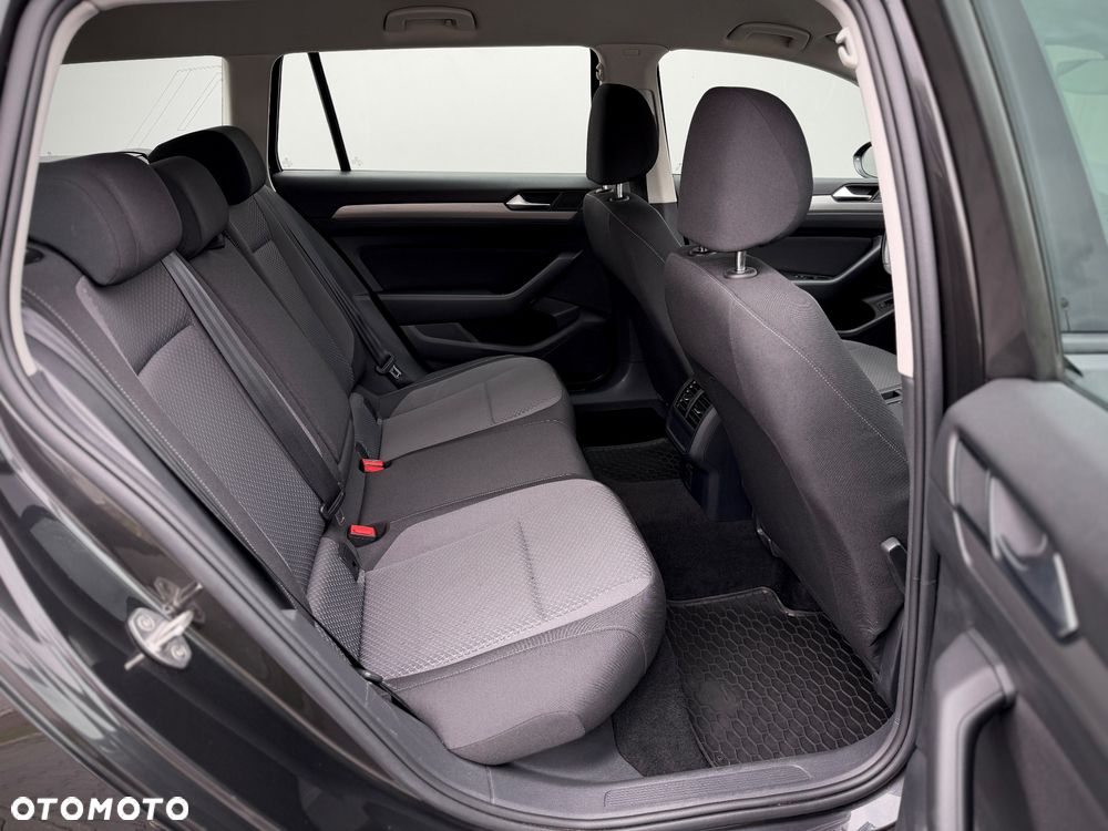 Volkswagen Passat 1.5 TSI EVO Business - 28