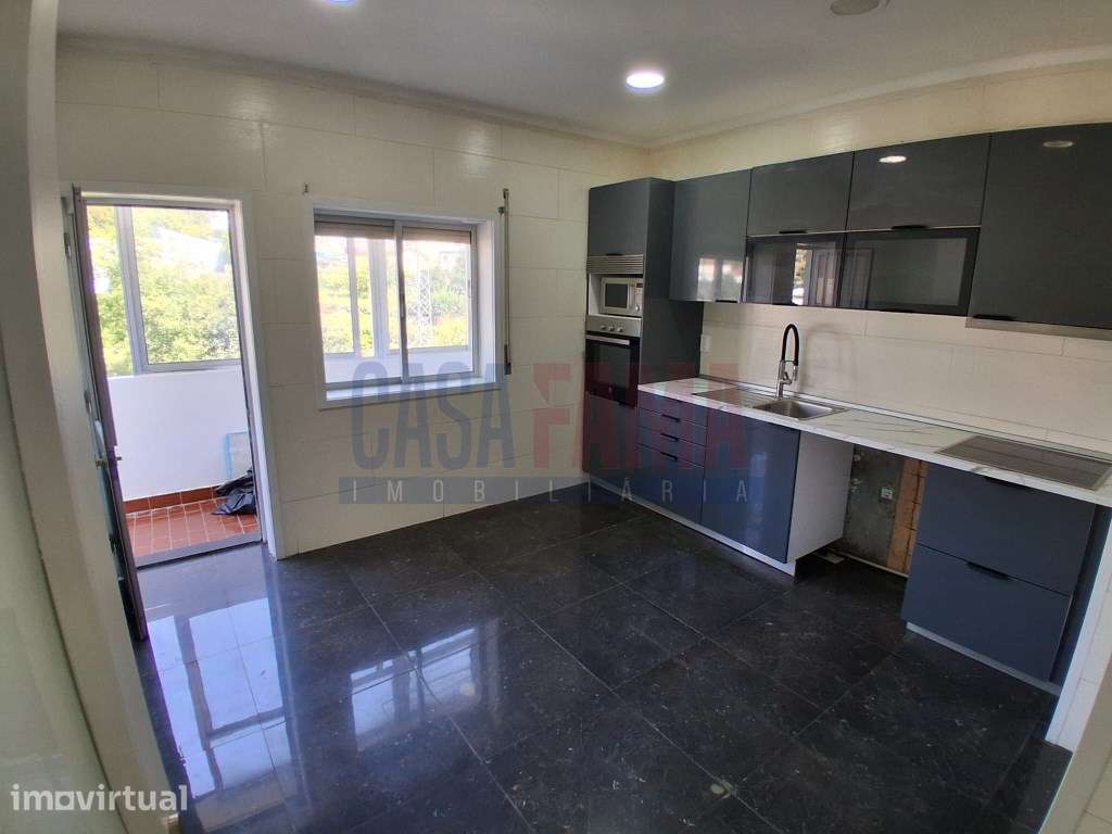 T3 Renovado com 3 Frentes, Varandas, Elevador e Garagem Fânzeres, G... - Grande imagem: 3/27
