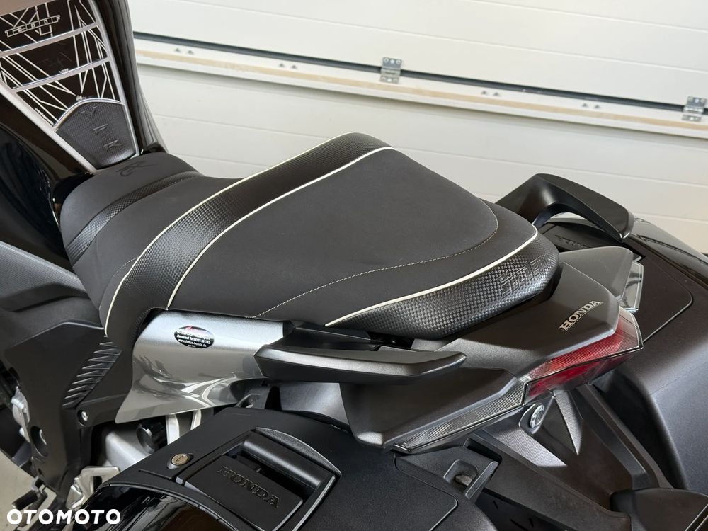 Honda VFR - 10