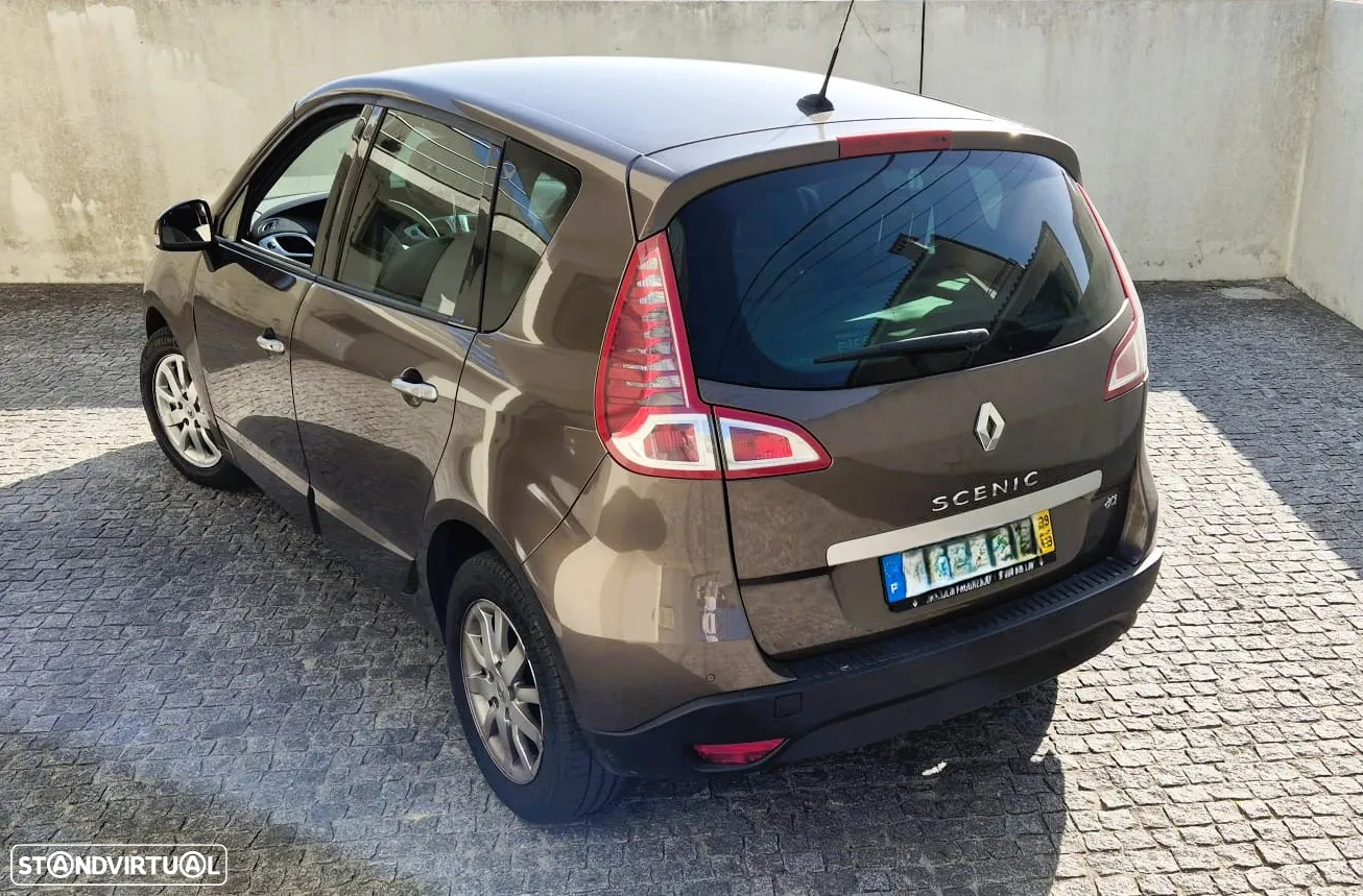 Renault Scénic 1.5 dCi Luxe - 2