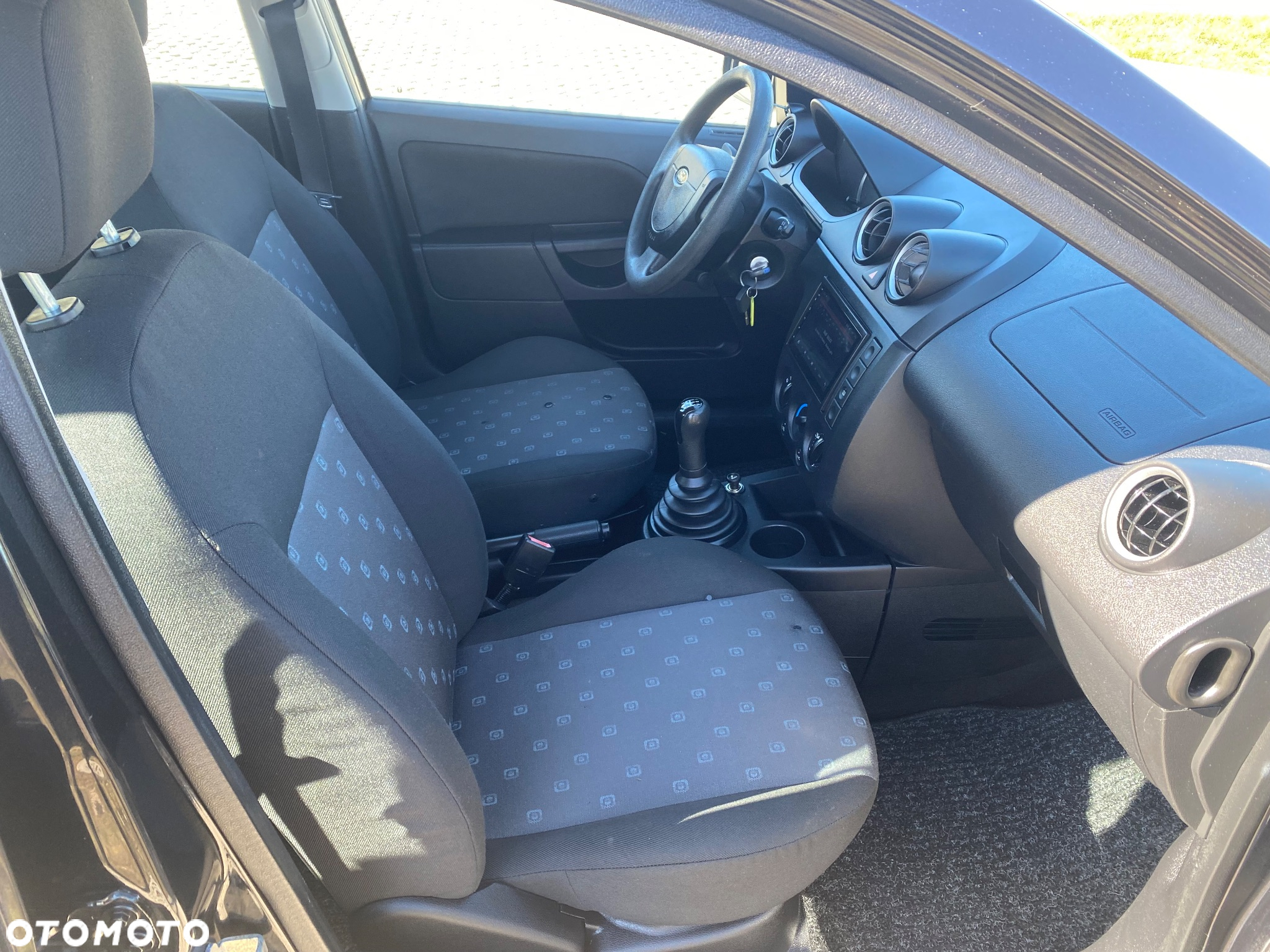 Ford Fiesta 1.3 Ambiente - 28