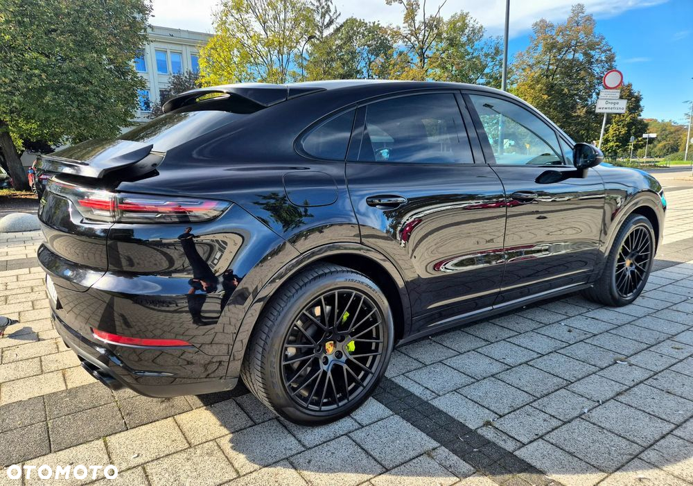 Porsche Cayenne Coupe E-Hybrid - 4