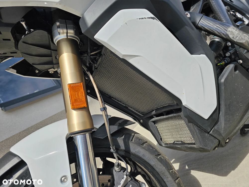 BMW XR - 13
