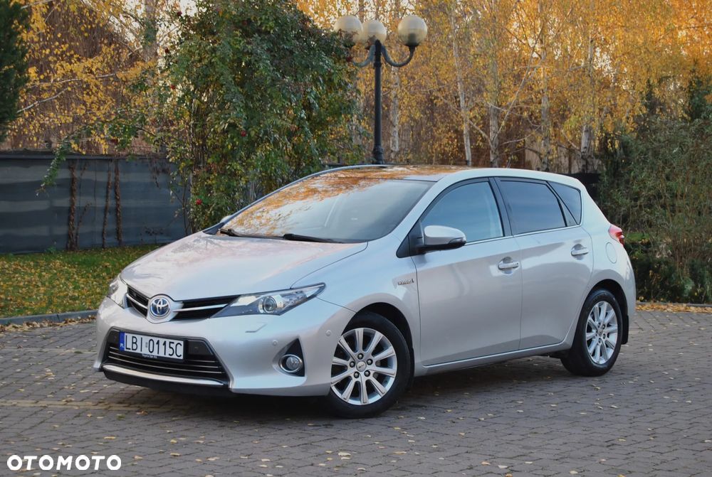 Toyota Auris 1.8 HSD Luna - 1