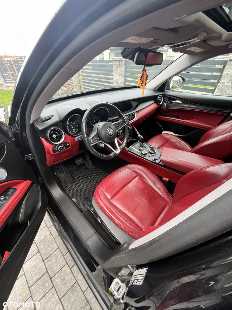 Alfa Romeo Stelvio 2.0 Turbo 16V AT8-Q4 First Edition - 6