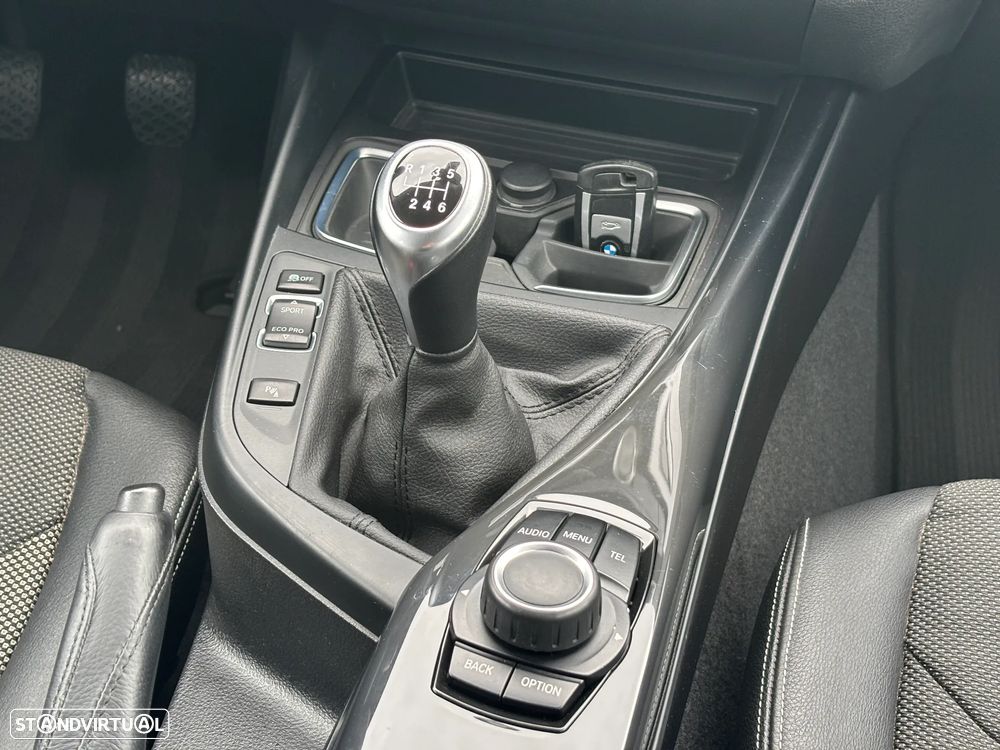 BMW 116 d Line Urban - 21