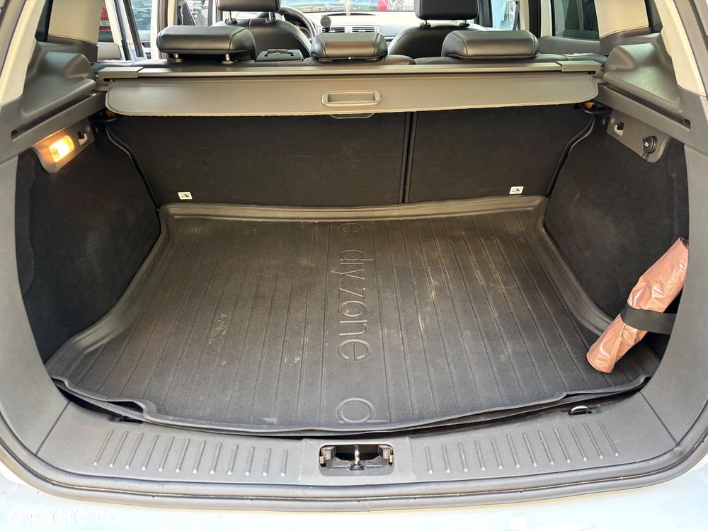 Ford Kuga 2.0 TDCi 4WD Titanium - 25