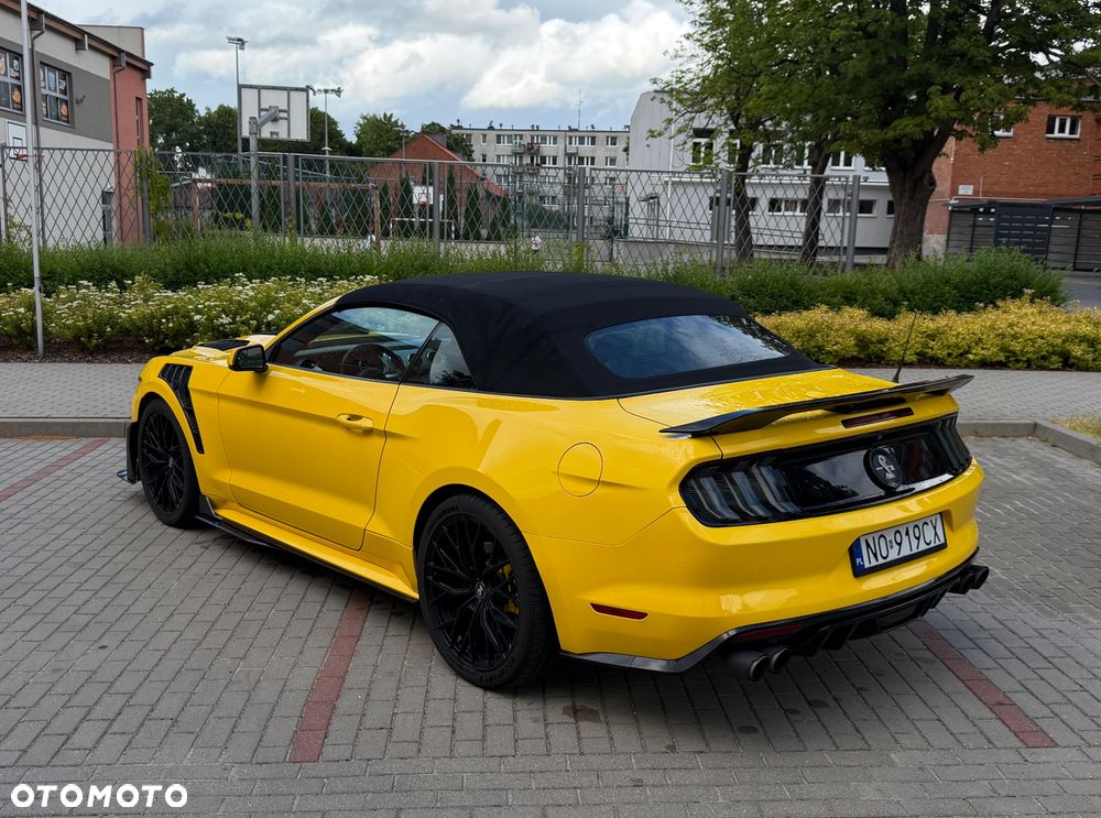 Ford Mustang - 26