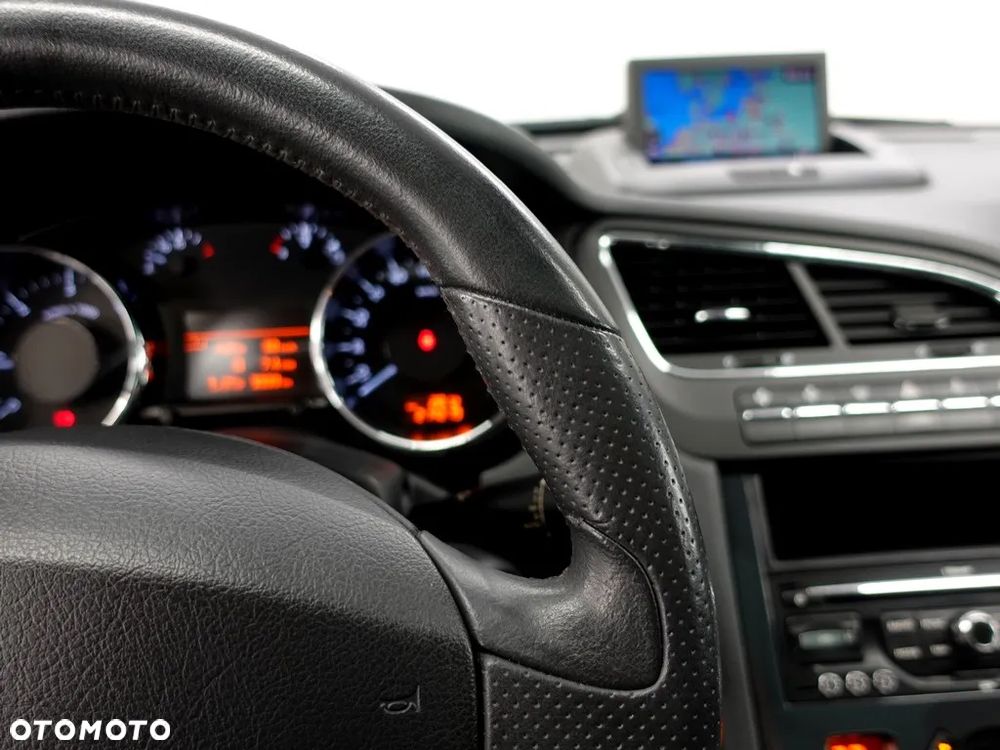 Peugeot 5008 2.0 HDi Premium + - 26