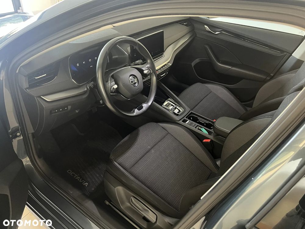 Skoda Octavia 2.0 TDI SCR Ambition DSG - 9