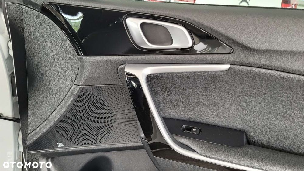 Kia XCeed - 15
