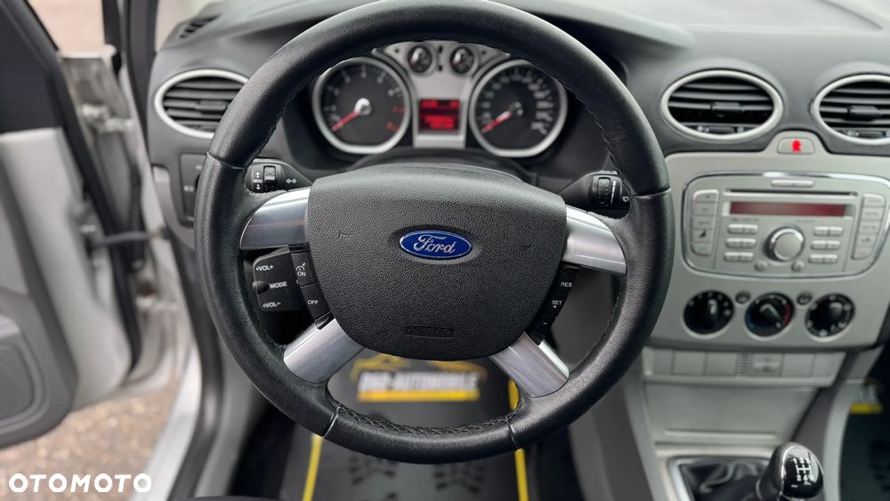 Ford Focus 1.6 16V Style+ - 25