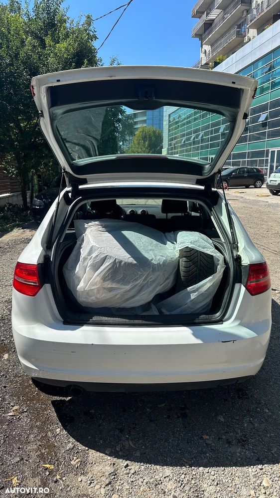 Audi A3 Sportback 1.6 TDI Ambiente - 5
