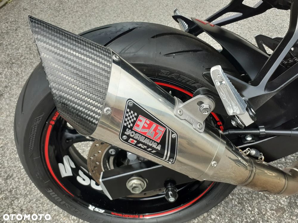 Suzuki GSR - 10