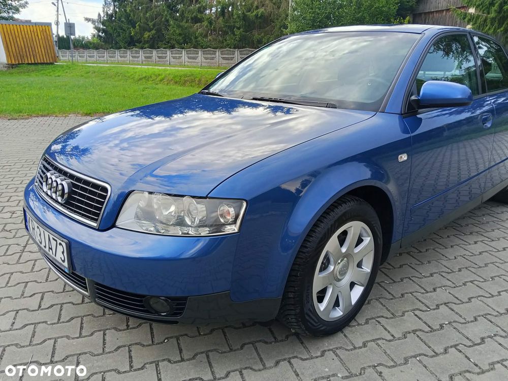 Audi A4 Limousine - 4