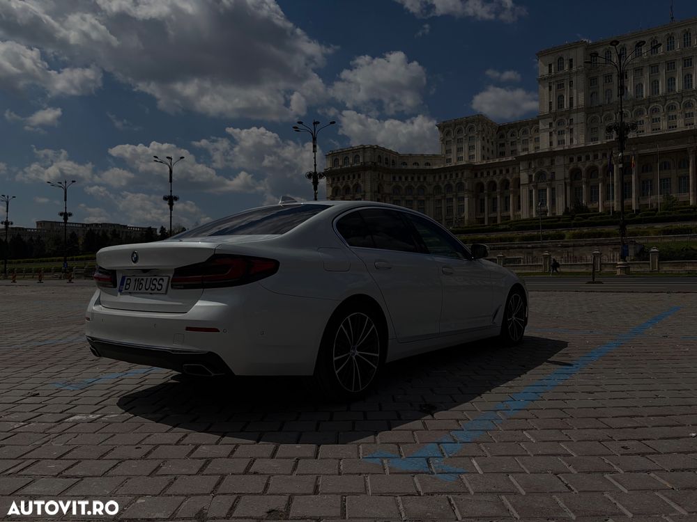 BMW Seria 5 530d xDrive AT MHEV - 17