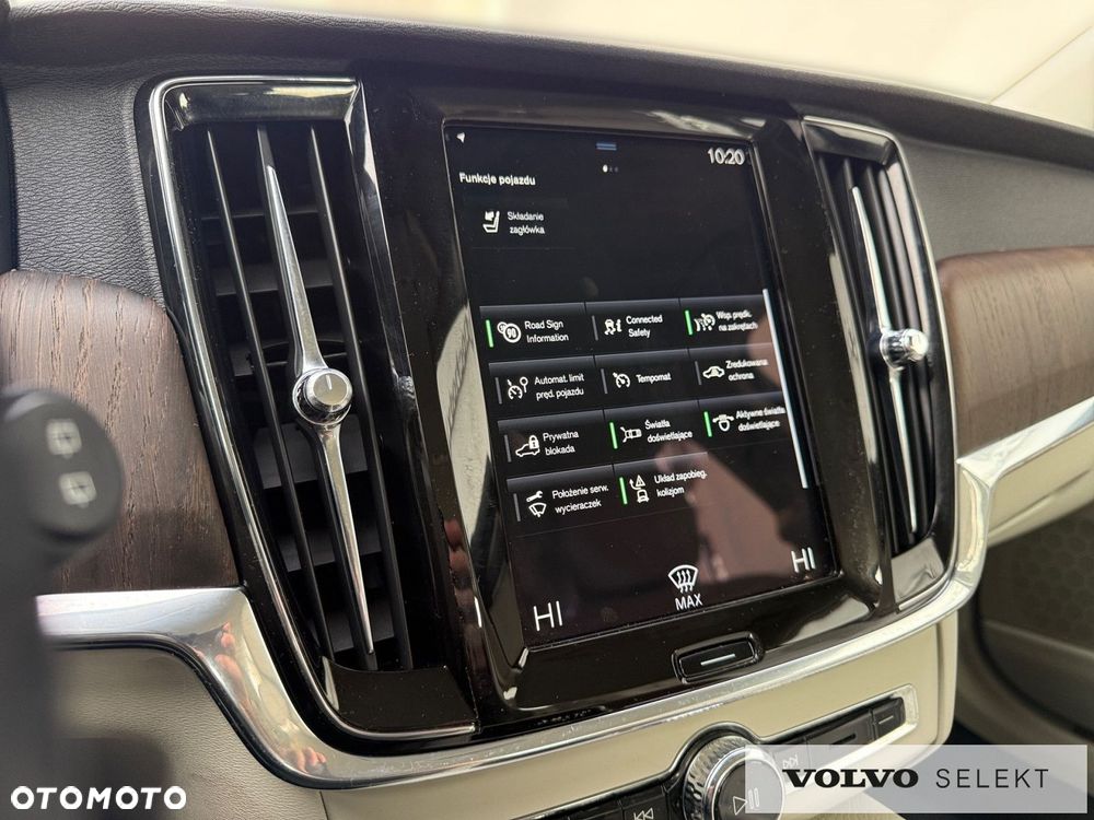 Volvo V90 Cross Country - 19