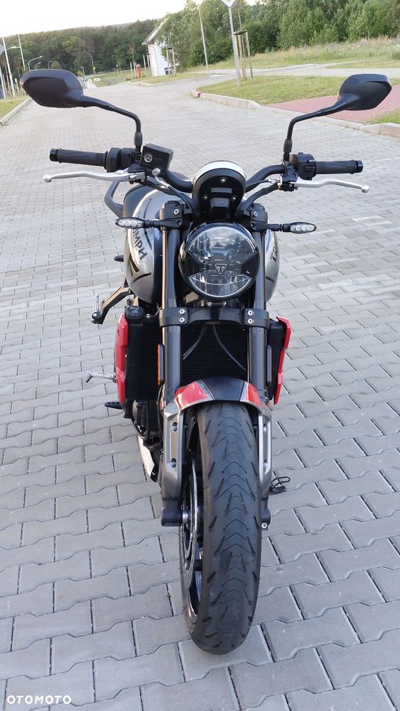 Triumph Trident - 4