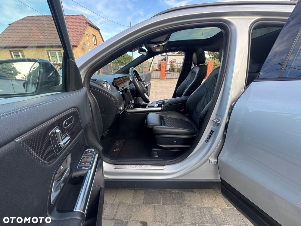 Mercedes-Benz GLA 250e AMG Line - 17