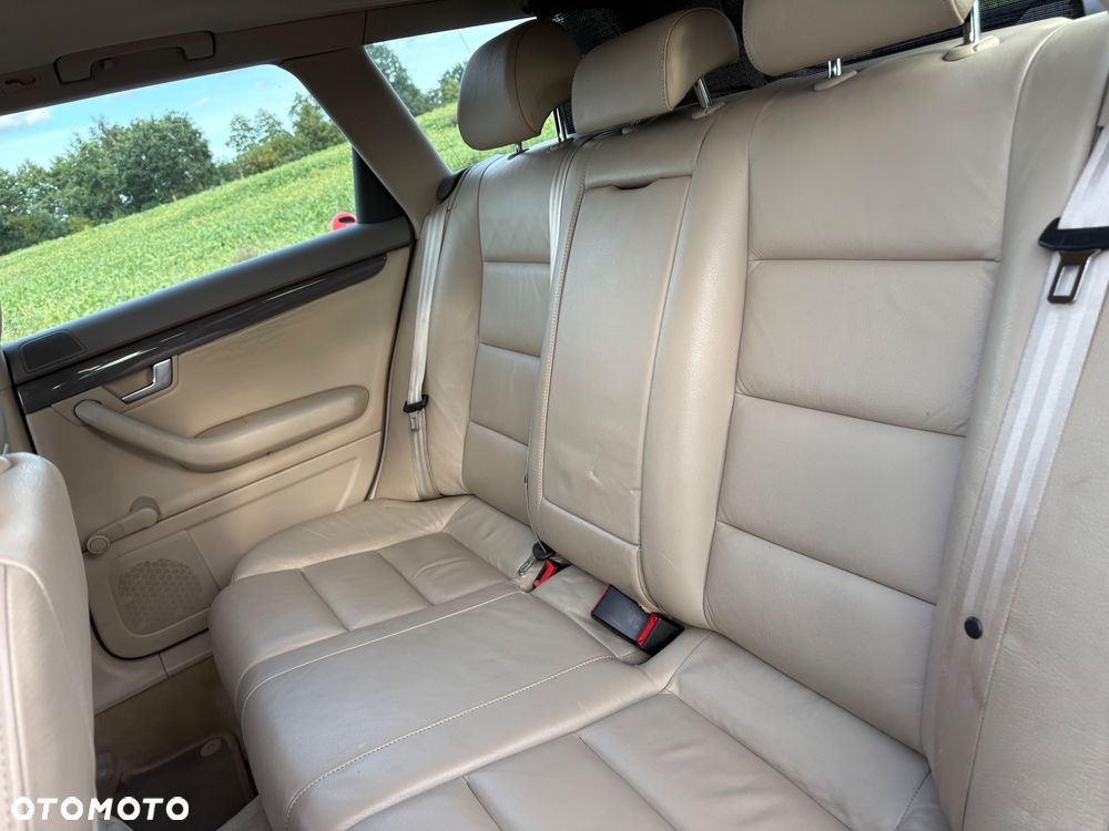Audi A4 Avant 1.8 T quattro - 12