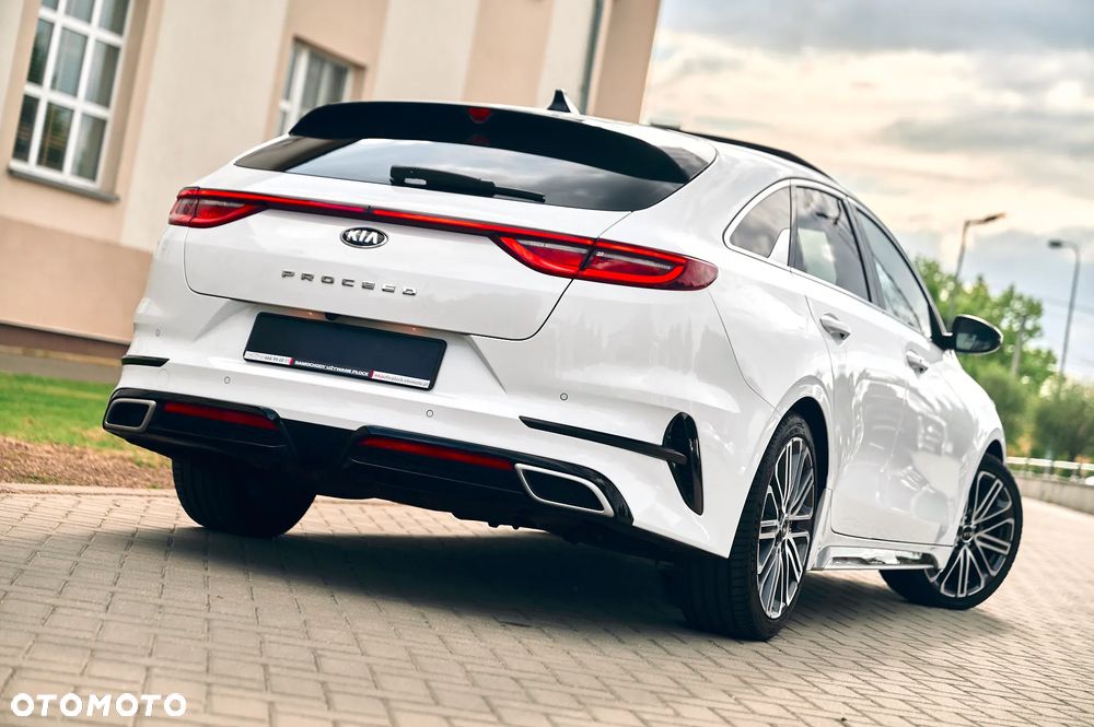 Kia ProCeed 1.5 T-GDI DCT7 OPF GT LINE - 4