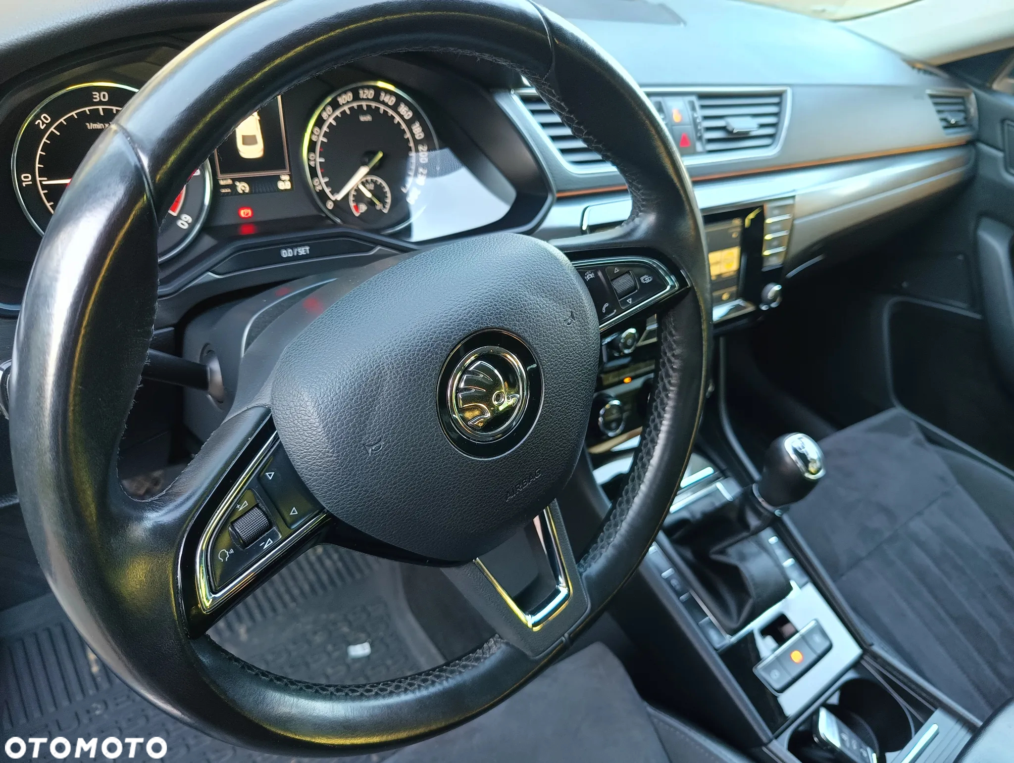 Skoda Superb 2.0 TDI 4x4 Ambition - 37
