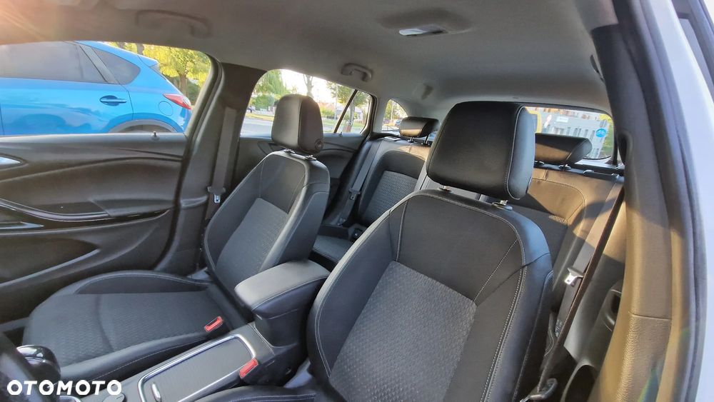 Opel Astra 1.4 Turbo Edition Sport - 24