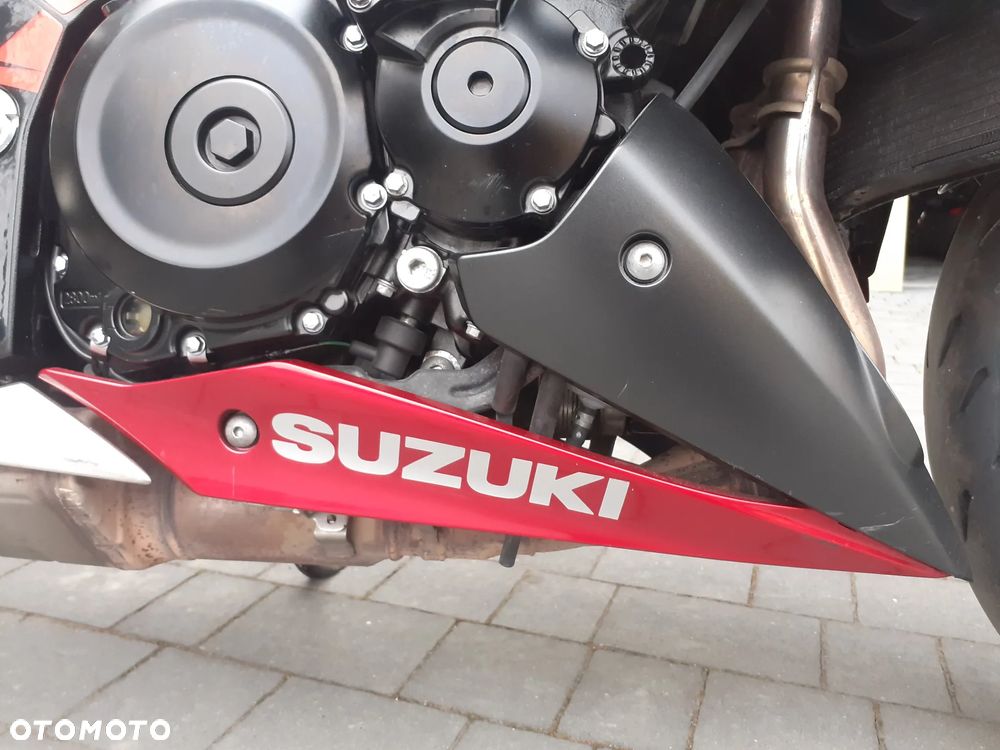 Suzuki GSX 1000 - 25