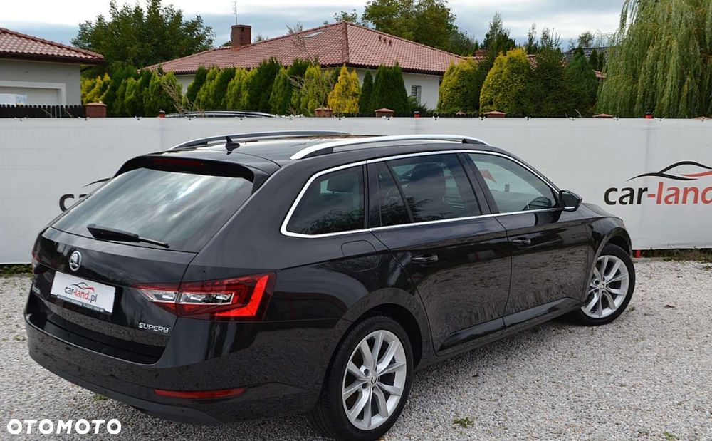 Skoda Superb Combi 2.0 TDI DSG Premium Edition - 16